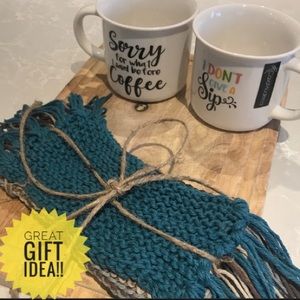 NWOT 2 mugs with 4 mug rugs